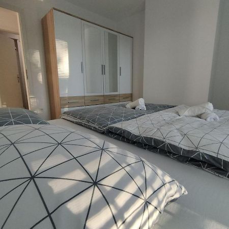Apartment Sanya #3 Lubiana Esterno foto