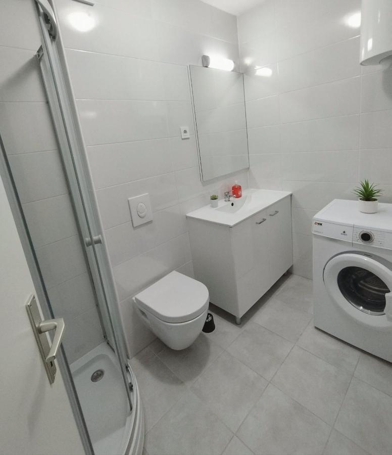 Apartment Sanya #3 Lubiana Esterno foto