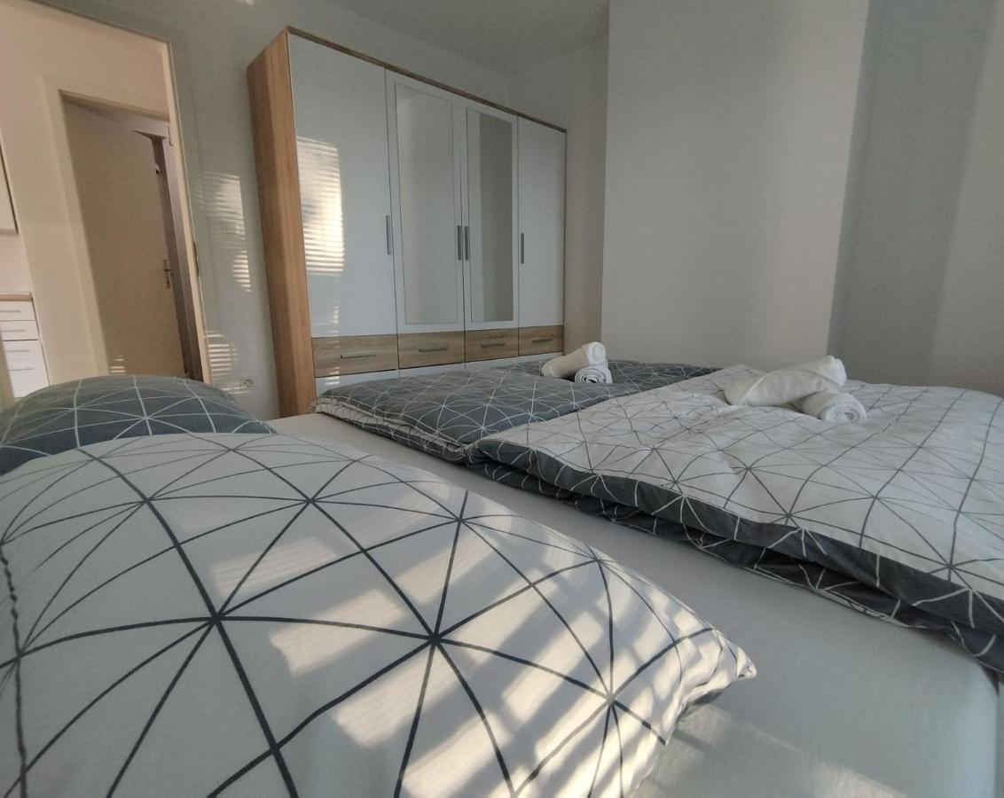 Apartment Sanya #3 Lubiana Esterno foto